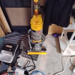 Dyson Ball Vacuum Great Condition 