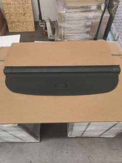 Trunk / Cargo Cover - Retractable