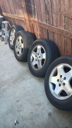 Tires with rims