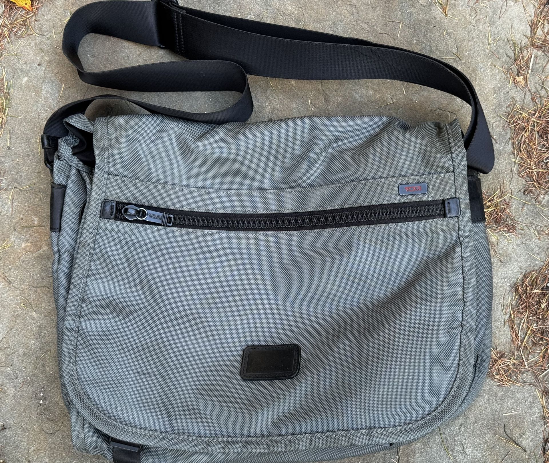 TUMI GRAY MESSENGER BAG