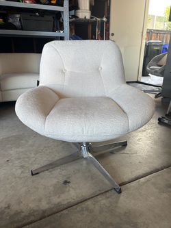 Swivel chair