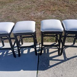 4 Barstools 