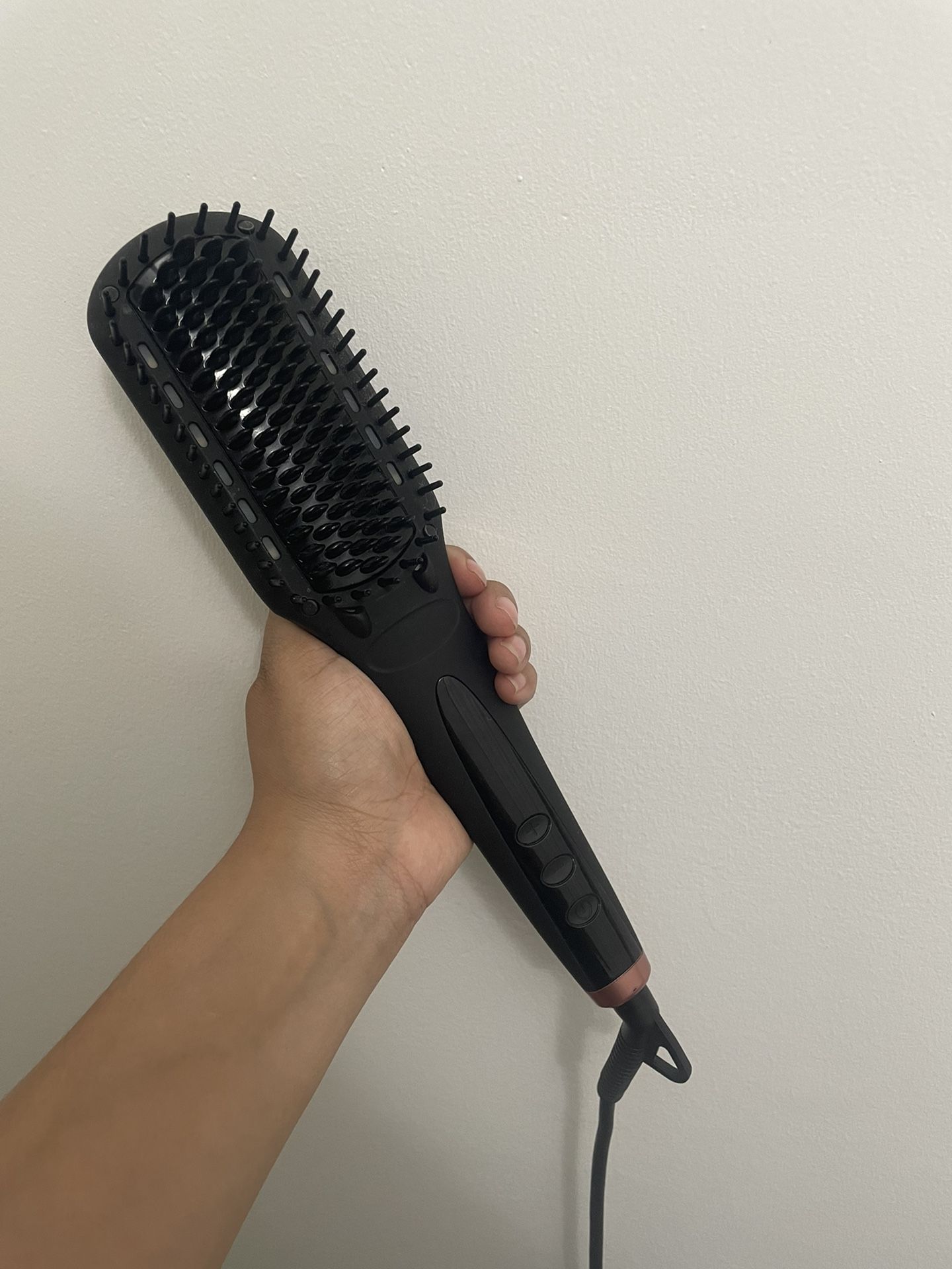 Amika Straightening brush 