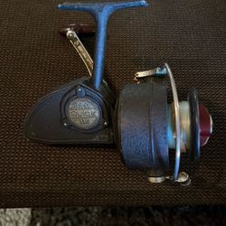 Fishing reel- Vintage D.A.M Quick 330 