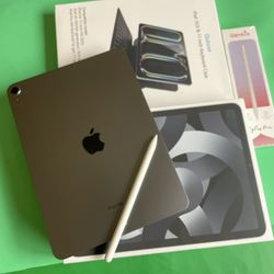 Apple iPad Air 5th Generation (M1 Chip) 64GB with Box, Pen And Keyboard 