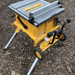 DeWalt 10” Table Saw & DeWalt Folding Pro Stand in Excellent Condition