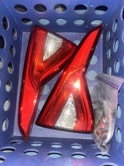 tail lights for a Hyundai Sonata right and left 2015-2017 both
