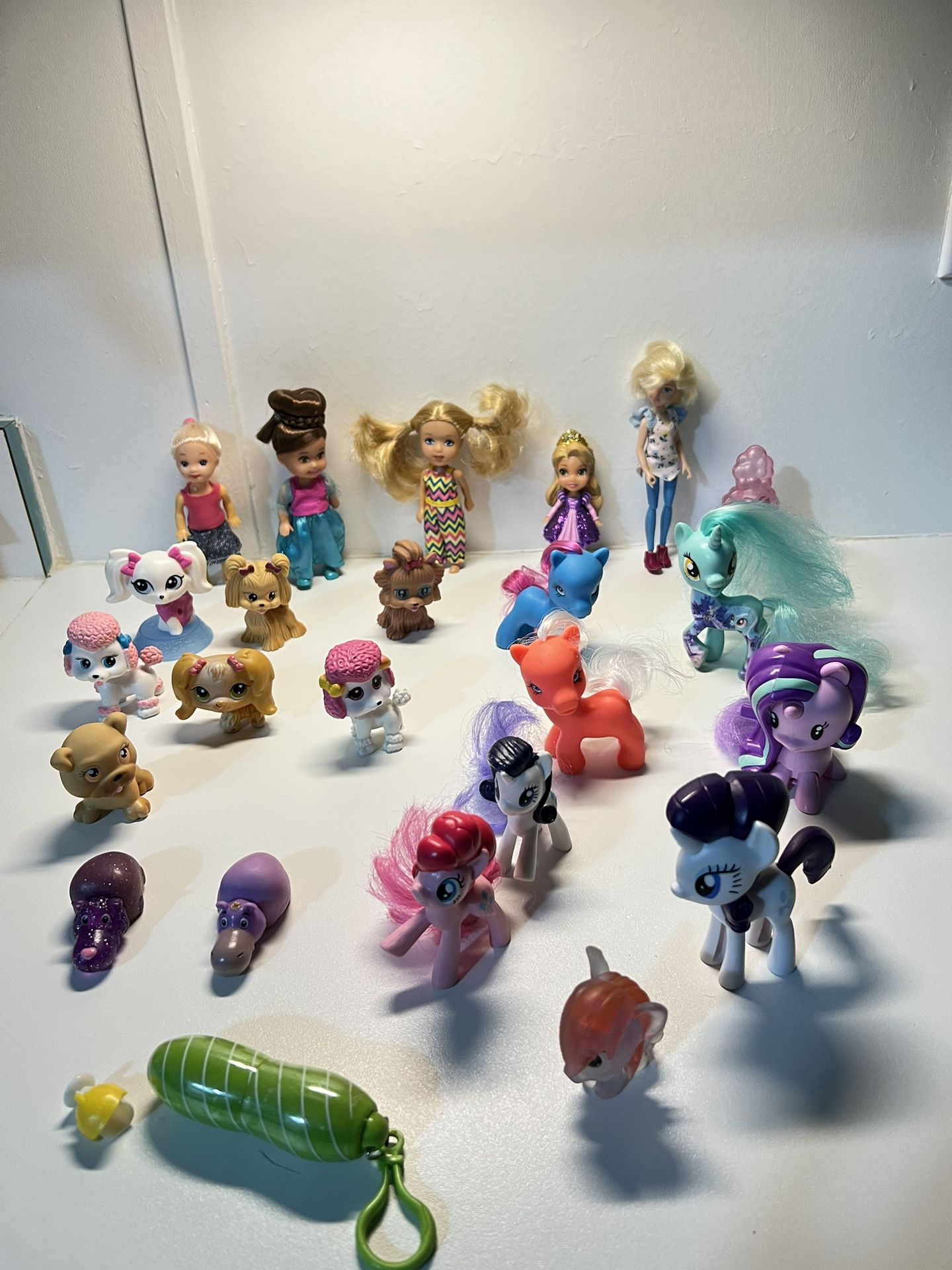 Lot miscellaneous toys for Girls