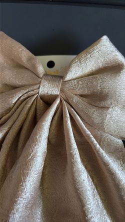 Beige hair bow