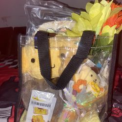 sanrio pompompurin Valentine’s Day bundle gift bag