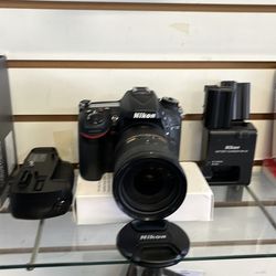 Nikon D7100 DSLR Camera W/3 Batteries Charger And Nice Bag