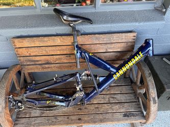 Cannondale V SL frame with parts