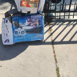 Camping Time! NIB  INFLATABLE LOUNGE SYSTEM