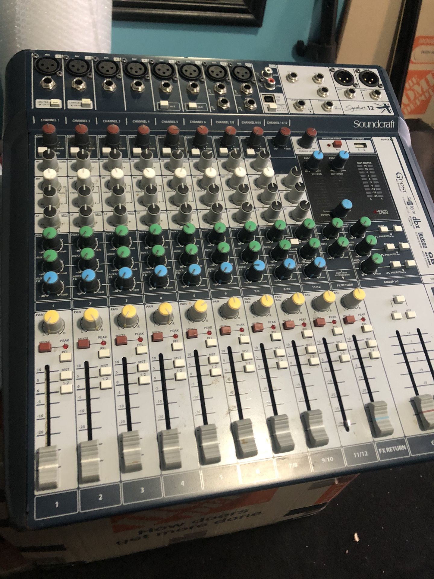 Soundcraft Mixer 12 Canales