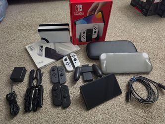 Nintendo Switch WHITE OLED Bundle