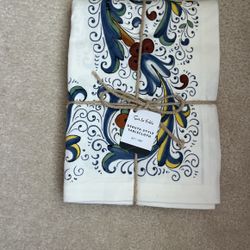 Table Cloth Brand New -$30