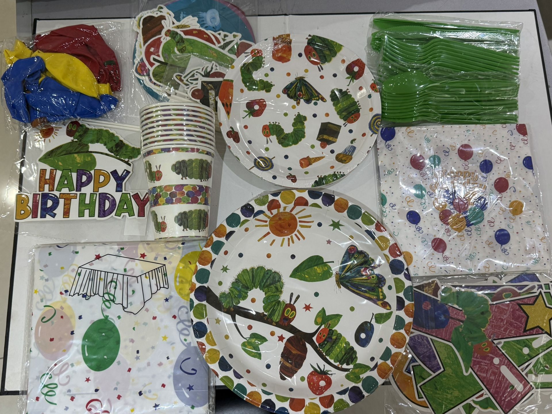 10 Guests Caterpillar Party Supplies