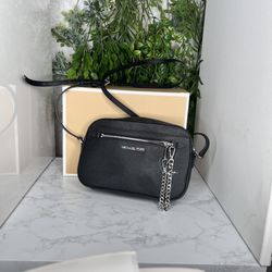 Micheal Kors Black Crossbody Purse