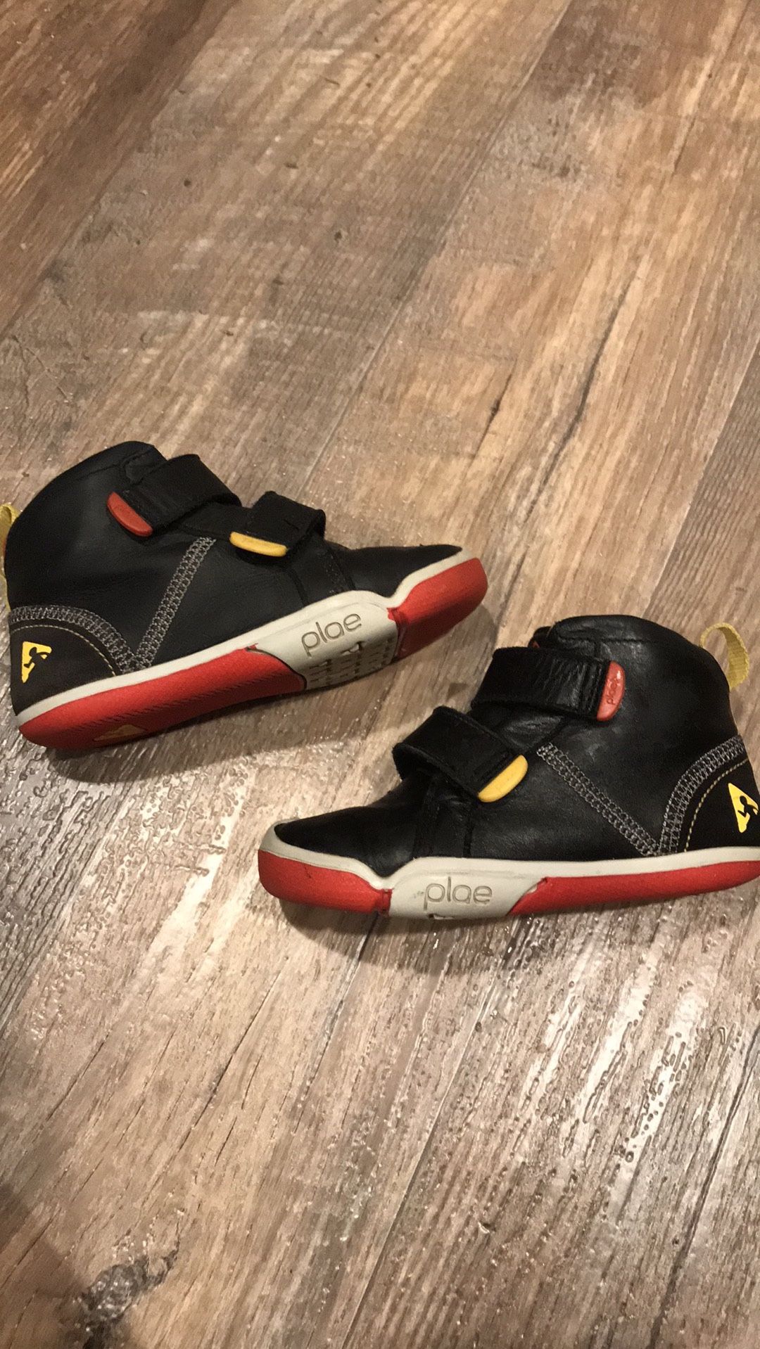 Plae shoes