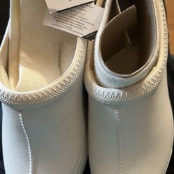 Ugg-plush Nurse Shoes