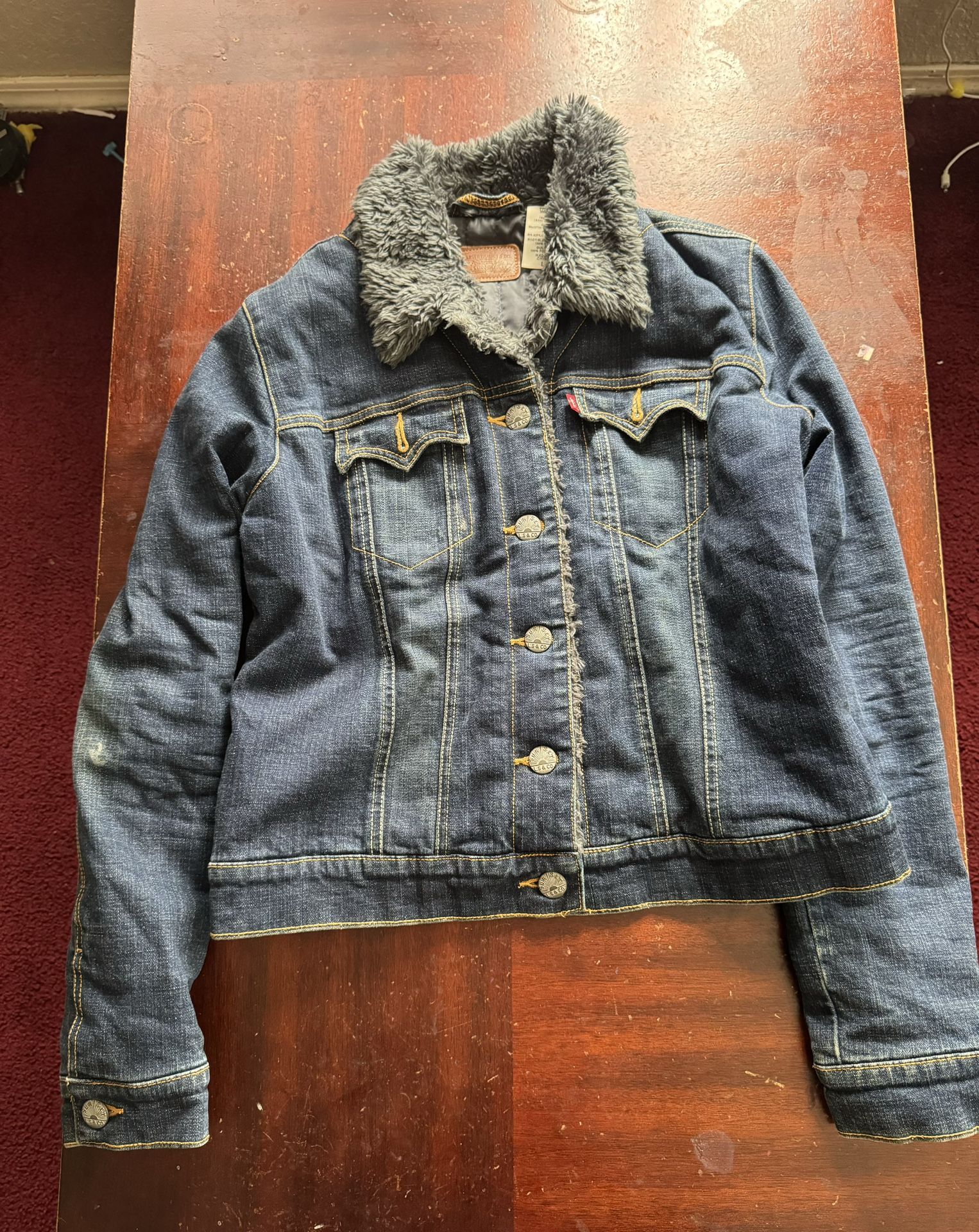 Levi Strauss Women’s Denim Jacket Sherpa Lined - LARGE