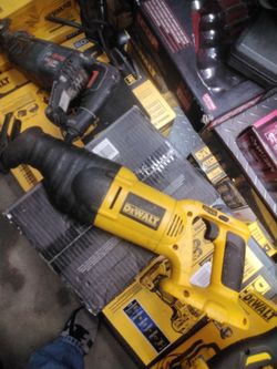 DEWALT 18V VARIABLE SPEED RECIPROCATING SAW