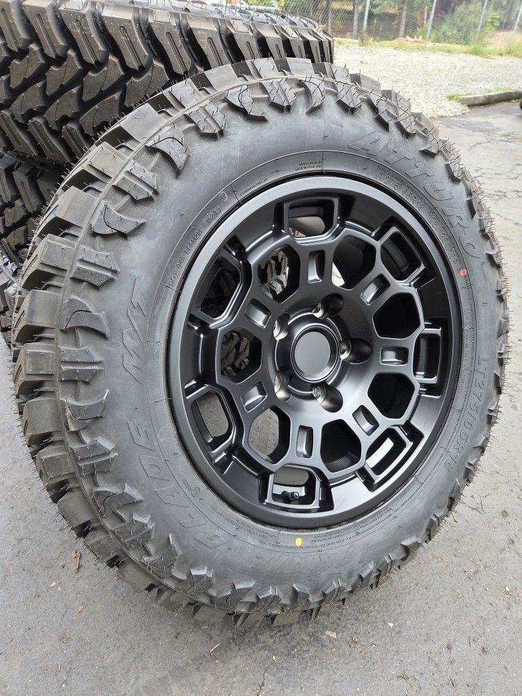 18” TRD Style 5x150 Wheels rims M/T tires Toyota Tundra Sequoia