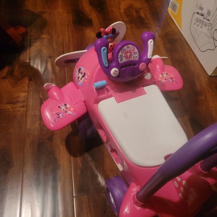 Minnie Mouse Airplane 