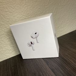 AirPods pro 2 with Wireless Charging case (USB-C)