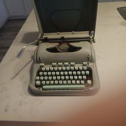 HERMES 3000 SWISS PORTABLE TYPEWRITER