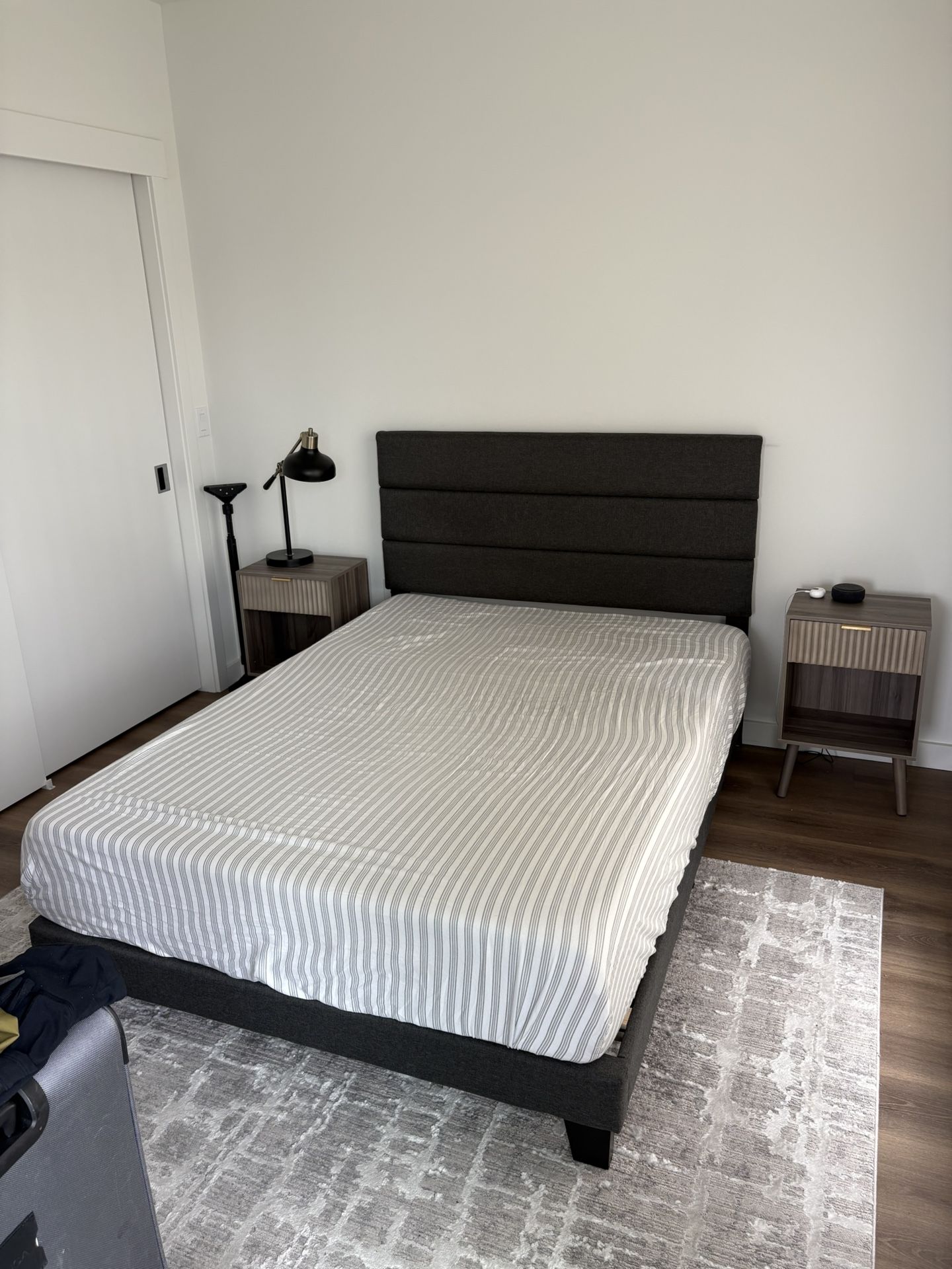 Bedroom Set, Full Bed With Mattress , 2 Night Stands And Area Rug