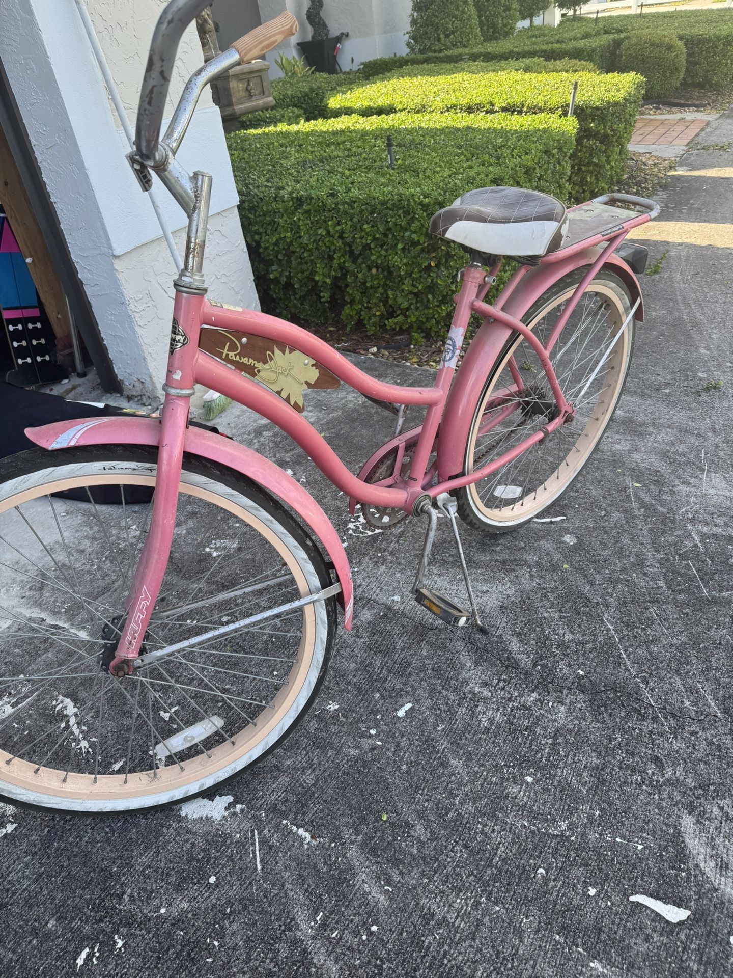 Huffy Panama Jack Cruiser Bike Pink