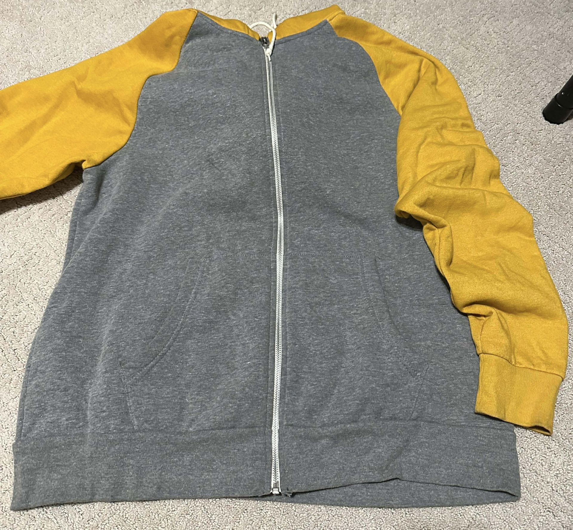Old navy sweater/Hoodie ( size: XL)