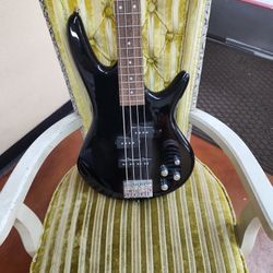 Ibanez Gio Soundgear GSR-200 Electric Bass Guitar 