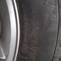 265 70 R17 set