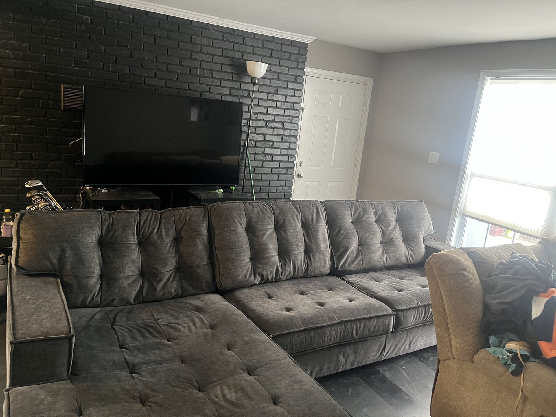 L  Big Sectional (Chaise Seat On The Left)