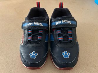 Light up paw patrol sneakers, brand new size 9 34472