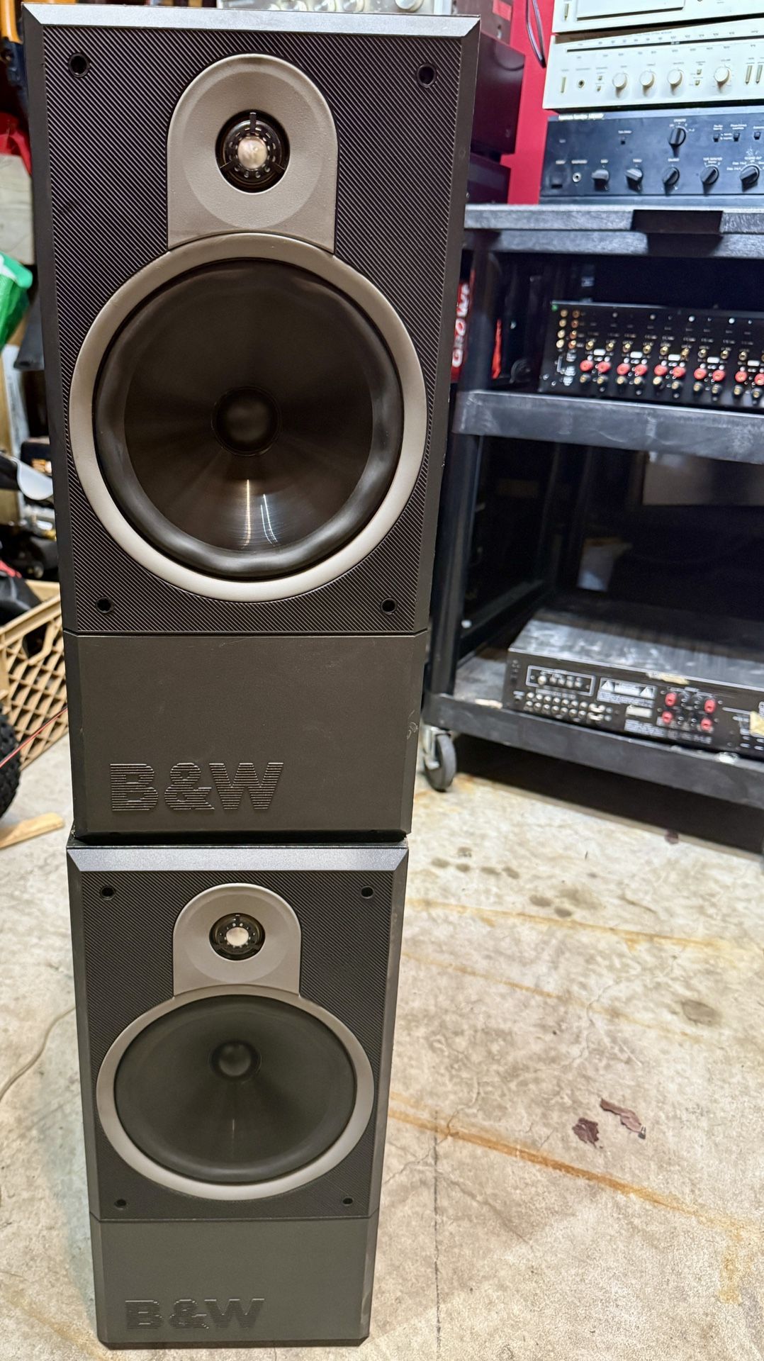 B&W DM 610 Speakers
