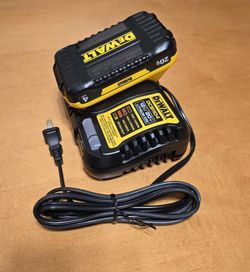 Dewalt DCB240 20v 4.0Ah Battery / 4 Amp Charger Brand New No Low Offers/Trades, Pls. Price is Firm Pick up in Burien Yes Available 