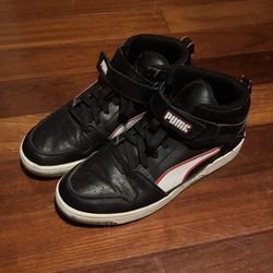 Black Mid-Top Puma's