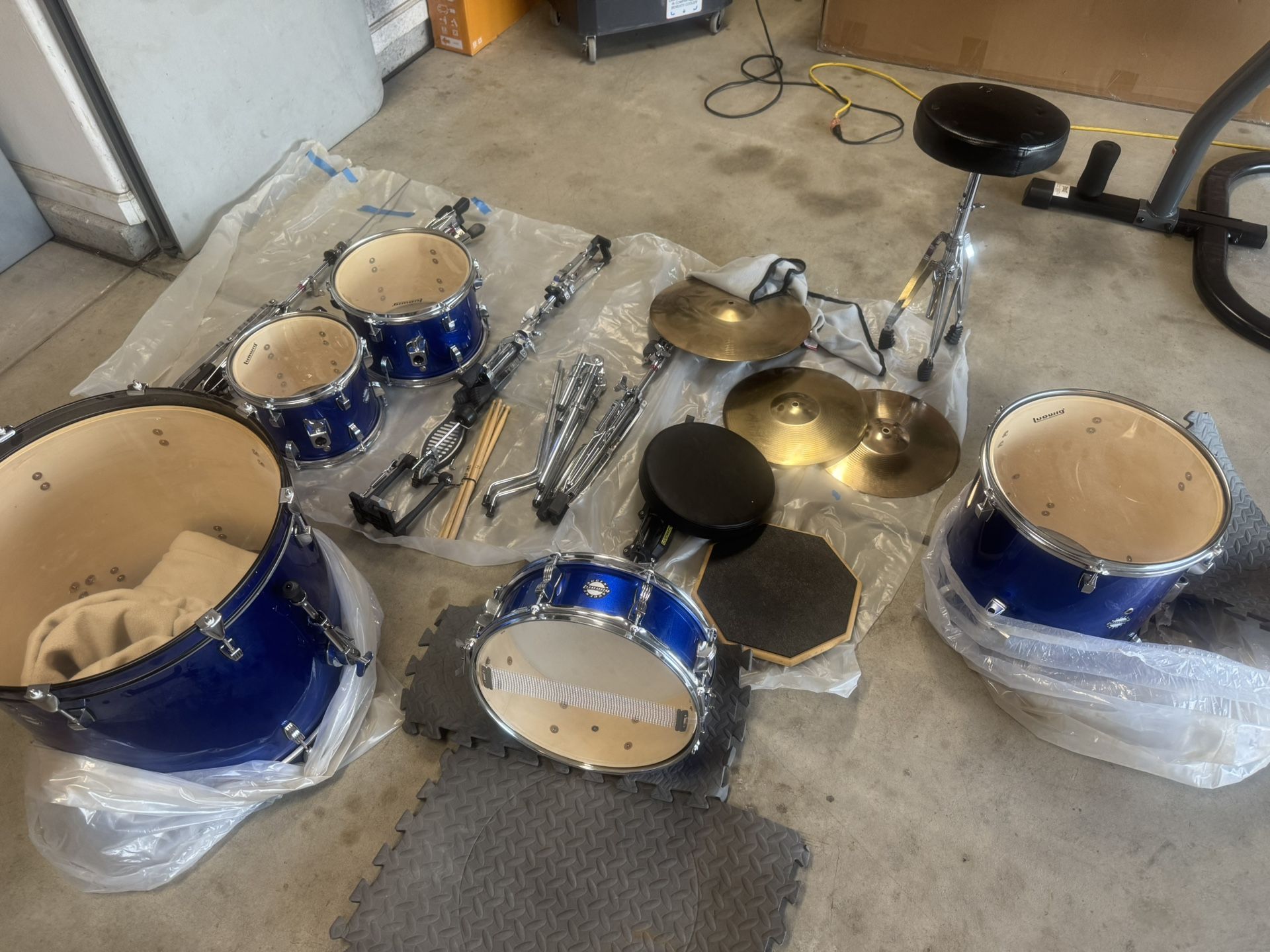 Ludwig Drum Set 5 Drums