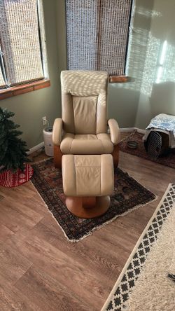 Leather Chair - Recliner w Foot Stool