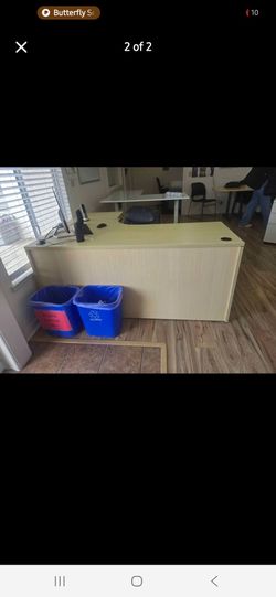 Office desk - Free