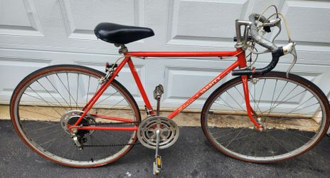 1973 Schwinn Varsity 10 Speed Road Bike
