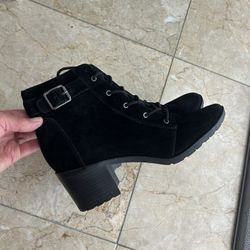 Anne Klein Ankle Black Sued Boots Size 9M