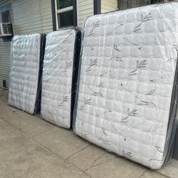 🟣New Mattress In A Plastic Sealed 🟣Pillow Top 12" Thick 🟣Twin $145 Full $180 Queen $199