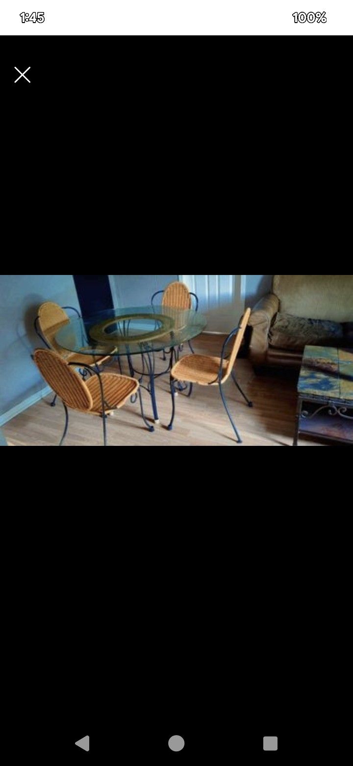 Dinner Table & 4 Chairs - Very Nice 
