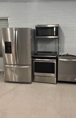Stainless steel kitchen appliances bundle