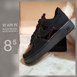 Nike Air Force 1 07 SE size 8.5