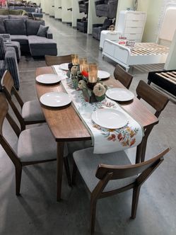 Beautiful dining set 6 chairs new